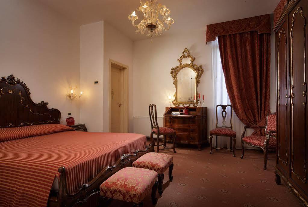 Hotel La Residenza Veneţia Exterior foto